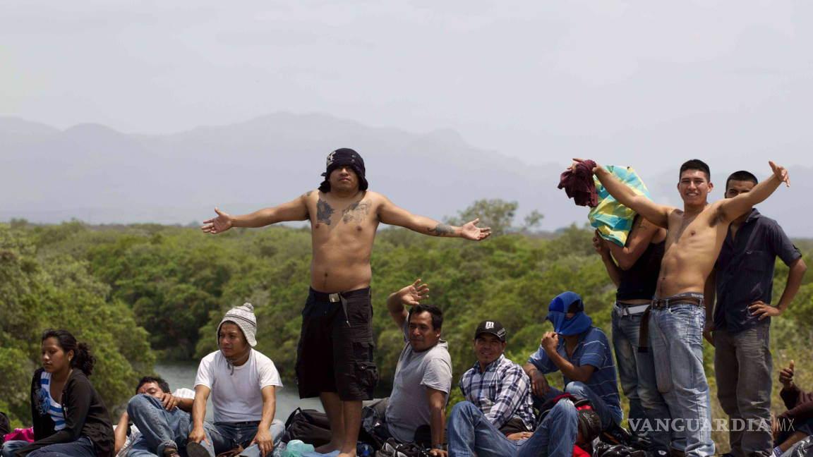 Revientan casa de polleros en Piedras Negras; rescatan a 10 hondureños