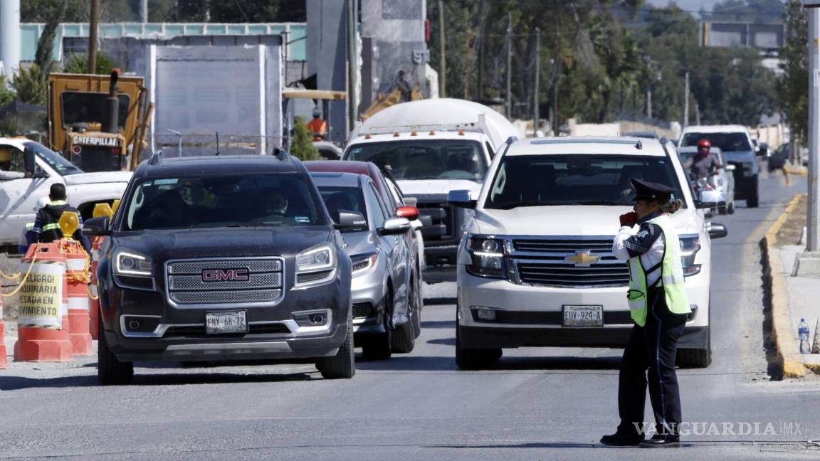 Destraban Policía y Transito ‘embudo’ vial en Saltillo