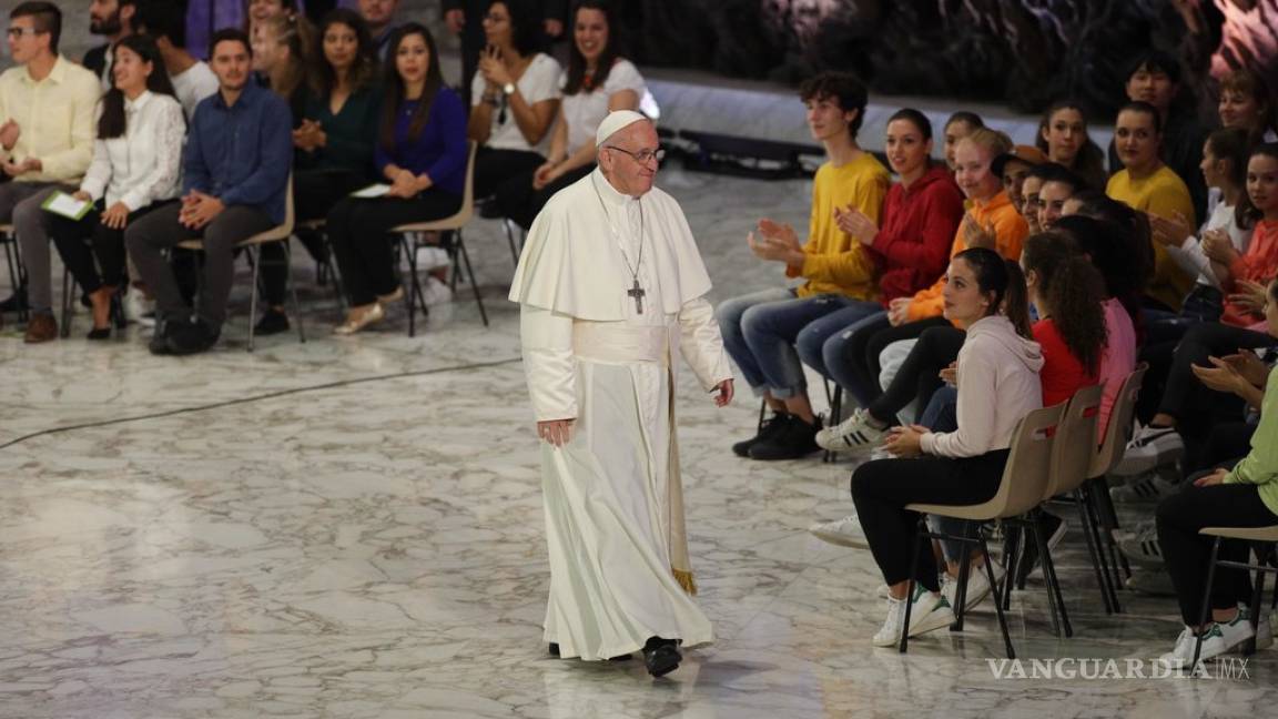 Vaticano defiende al papa ante acusaciones de Vigano