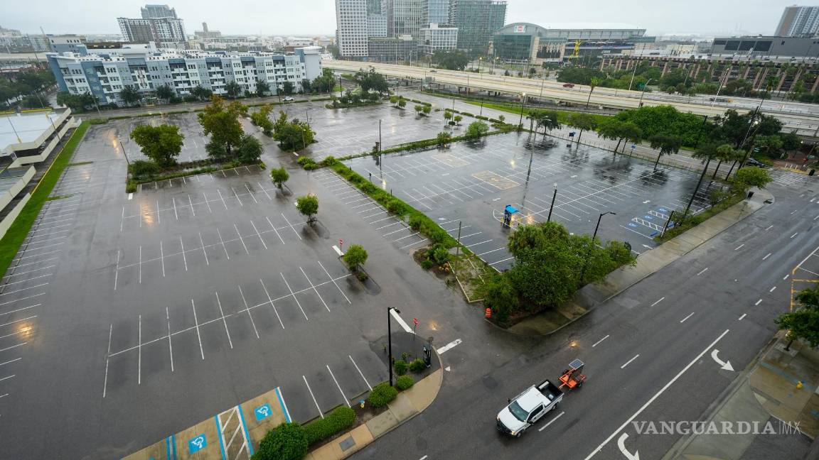 $!El centro de Tampa, Florida, se ve desolado ante la llegada del huracán Milton.