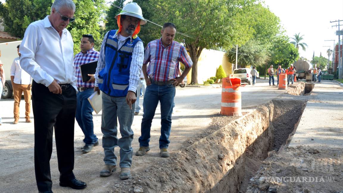 Supervisa Jorge Zermeño obras de agua y drenaje en el Campestre La Rosita