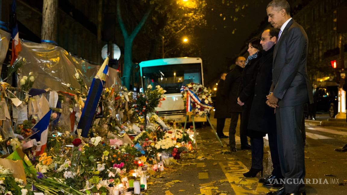 $!Hollande y Obama riden homenaje a víctimas del Bataclan