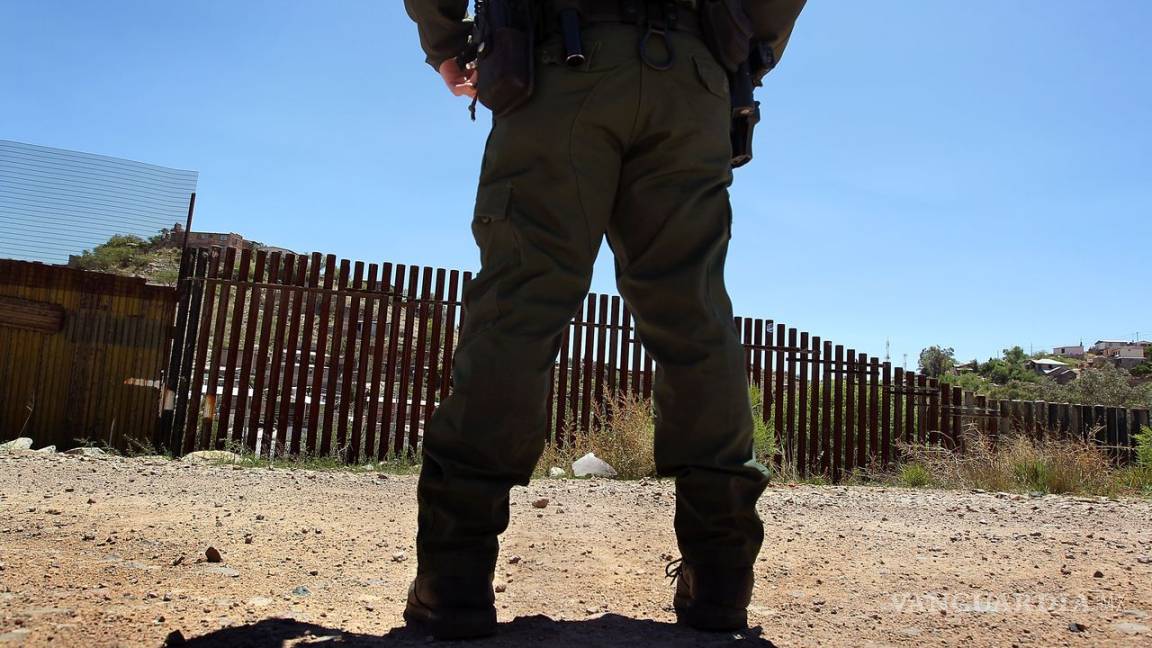 Muro fronterizo acoge una posada navideña a favor de la inmigración