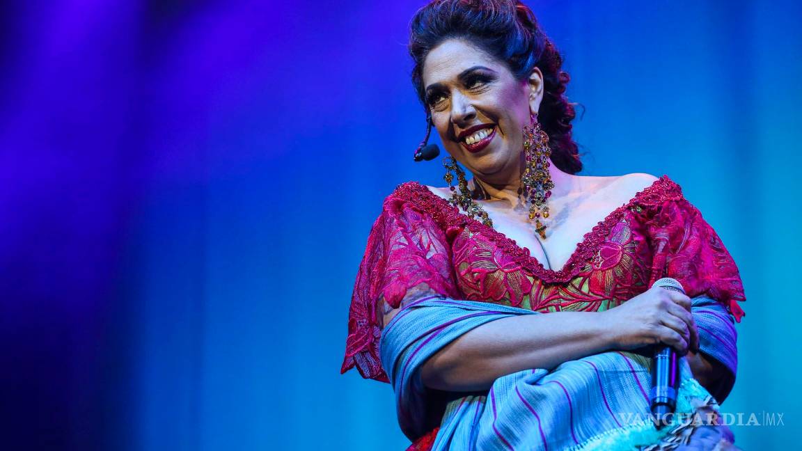 $!Regina Orozco festeja 45 años de trayectoria