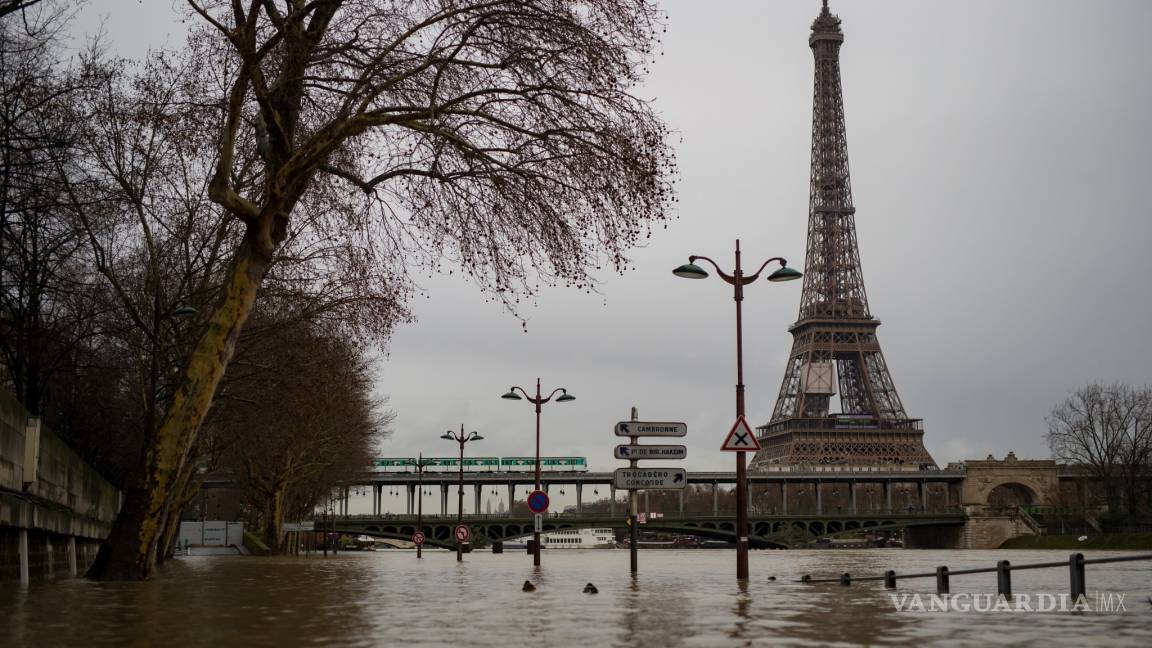 Río Sena se desborda inundando París (Fotos)