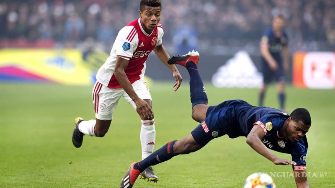 Con todo y 'Chucky' Lozano, PSV pierde clásico de Holanda contra el Ajax