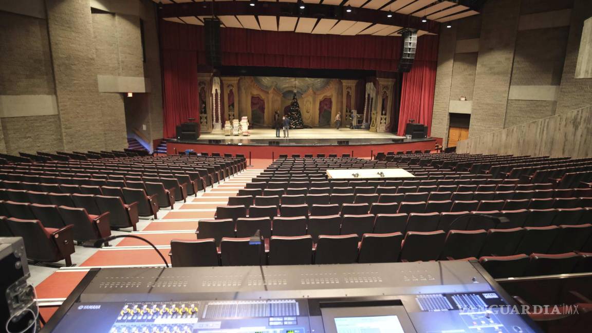 $!El interior del teatro del Lehman Center for the Performing Arts en el Bronx, Nueva York. AP/Isaac Arias