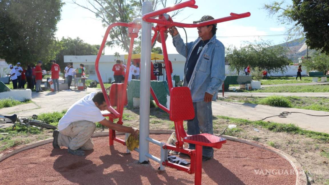 Municipio y empresa OXXO rehabilitan plaza de la colonia Las Luisas de Torreón