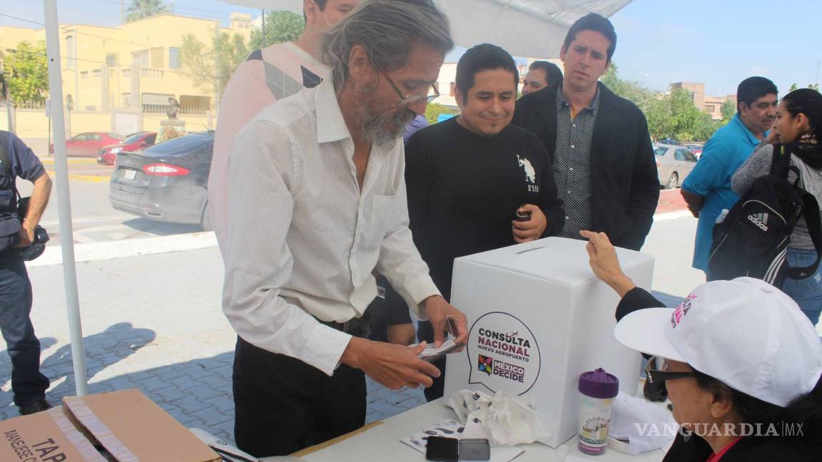 $!Delegado de AMLO en Coahuila defiende la consulta del NAIM pese a fallas