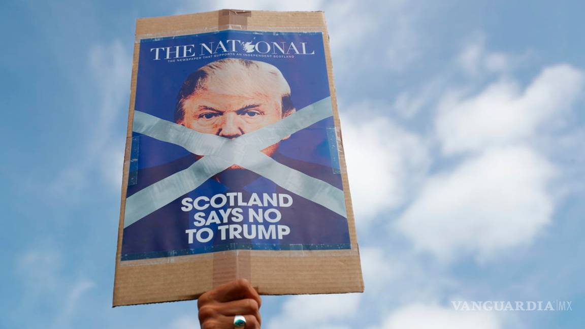 $!Miles repudian a Trump durante su visita a Escocia