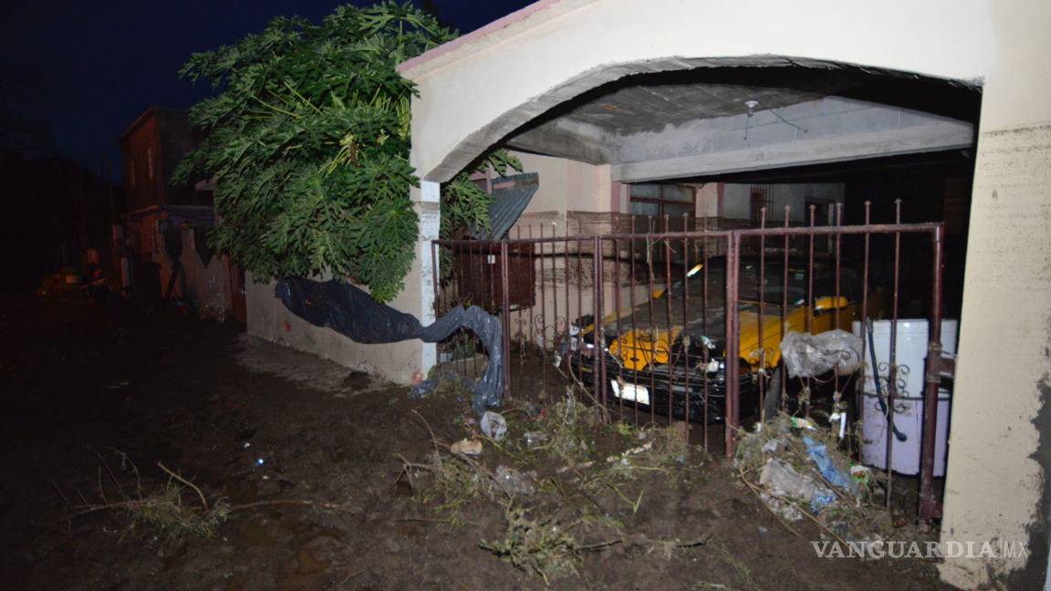 $!Tras fuertes lluvias se registraron desbordes de arroyos en la Región Carbonífera de Coahuila, donde el municipio de Múzquiz quedó prácticamente bajo el agua