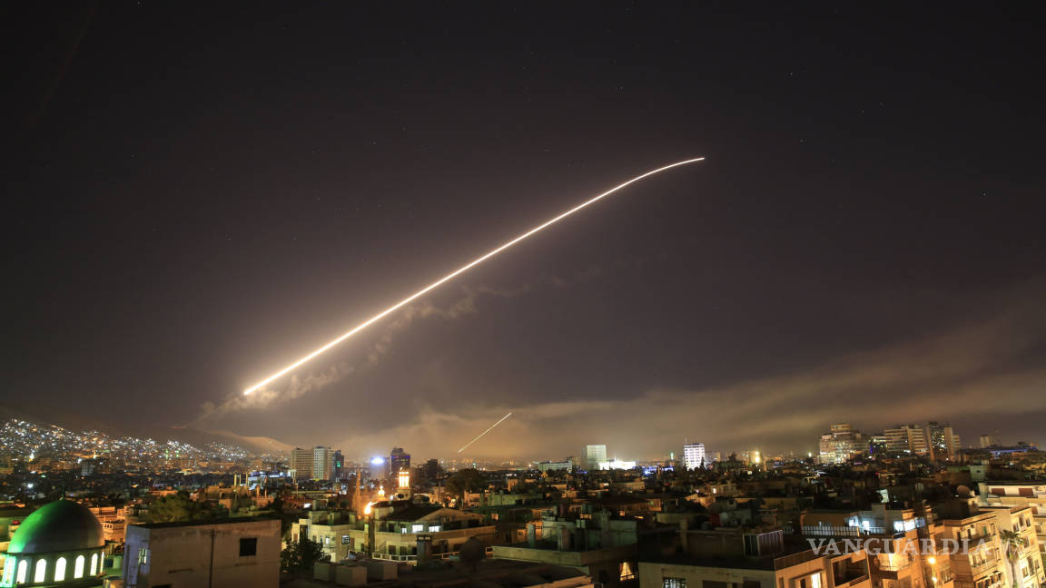 Estalla guerra: EU, GB Y Francia atacan a Siria; bombardean bases del gobierno