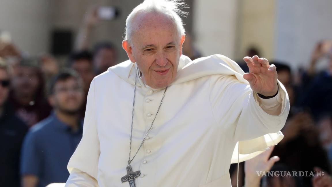 Papa Francisco sufre una caída pero está bien, afirma el portavoz vaticano