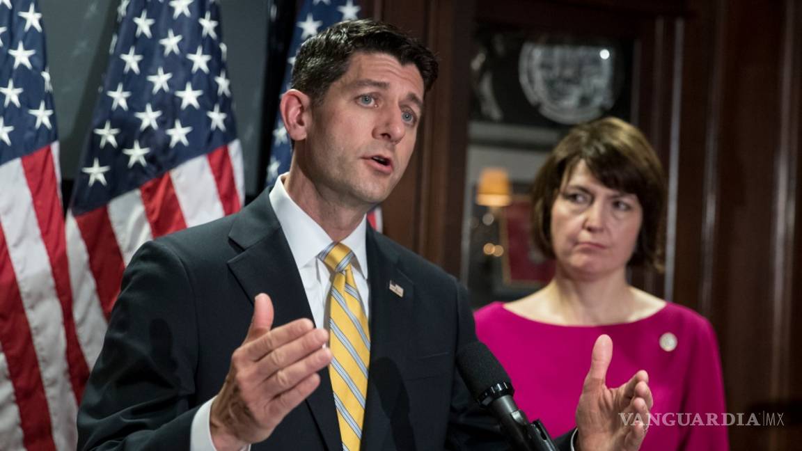 $!Asegura Paul Ryan que se busca "dañar" a Trump con polémica del FBI