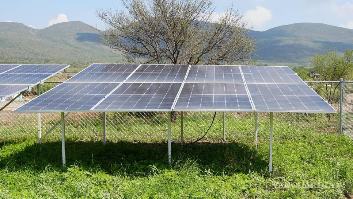 $!Con 11 paneles solares y una atarjea de 8 metros, la comunidad mejora su acceso al agua potable y reduce su dependencia energética.