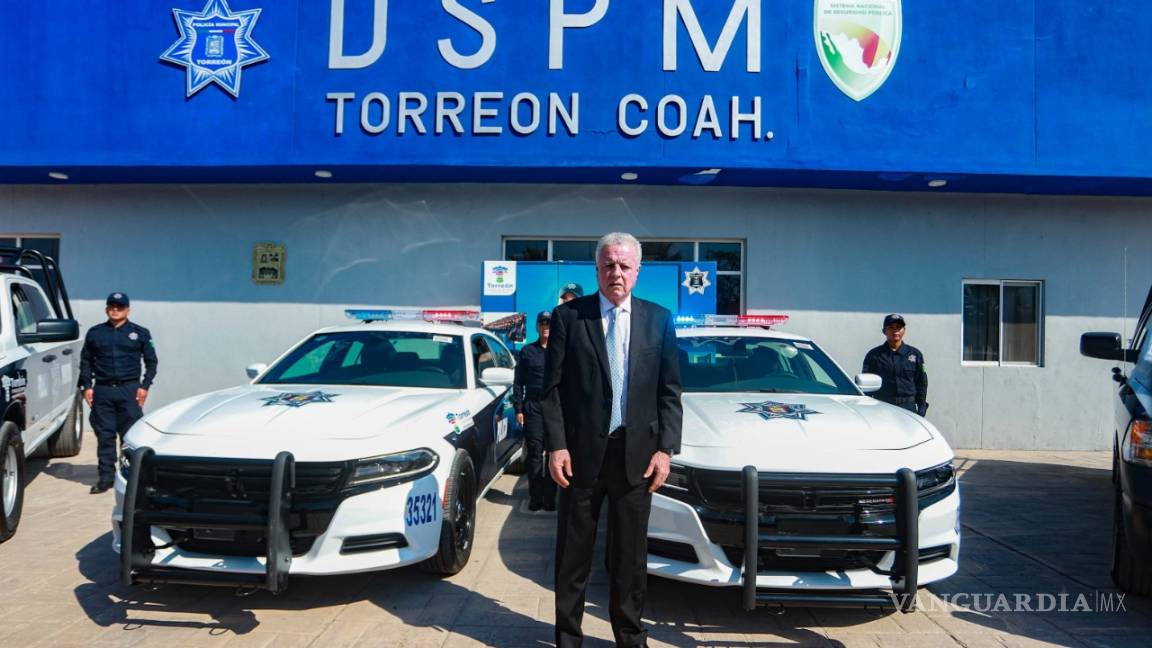Jorge Zermeño entrega más patrullas nuevas a la Policía de Torreón