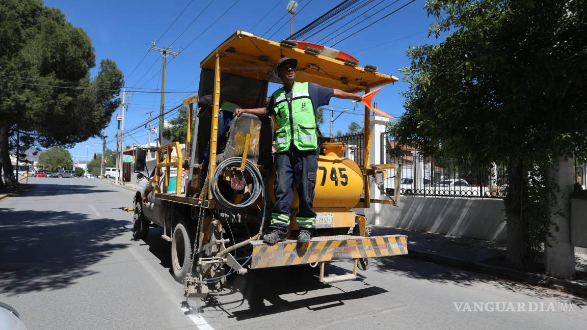 $!En el bulevar Pedro Figueroa se pintaron las líneas que dividen los carriles.
