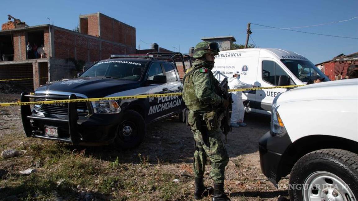 Violencia deja 10 muertos en Michoacán; encuentran fosa clandestina