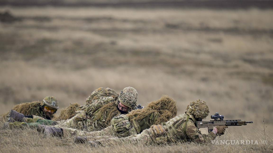 $!Las fuerzas británicas de la IRF mantienen una posición durante el ejercicio Steadfast Dart 2025, en el que participan en la mayor operación de la OTAN.