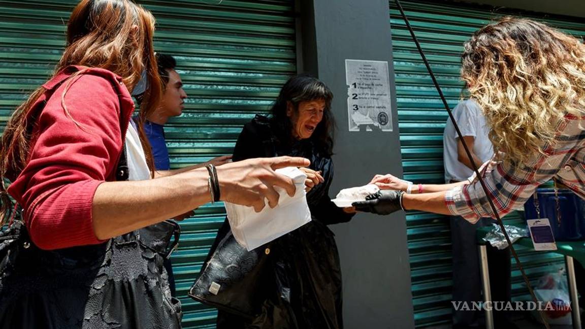 $!Personas de escasos recursos esquivan el hambre gracias a un colectivo grupo de mujeres trans en CDMX