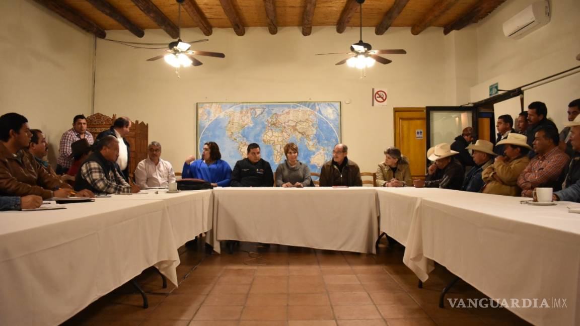 $!Alcaldes se reúnen con director de Conaza en Cuatro Ciénegas