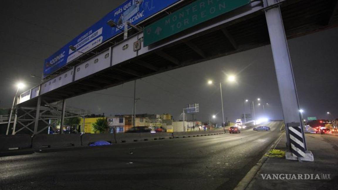$!El hombre pudo haber evitado el accidente al usar el puente peatonal.