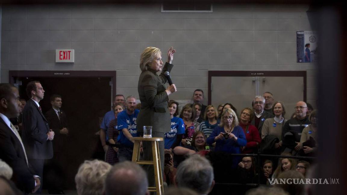 $!Sanders aprieta a Clinton y Trump se desmarca de Cruz en vísperas de Iowa