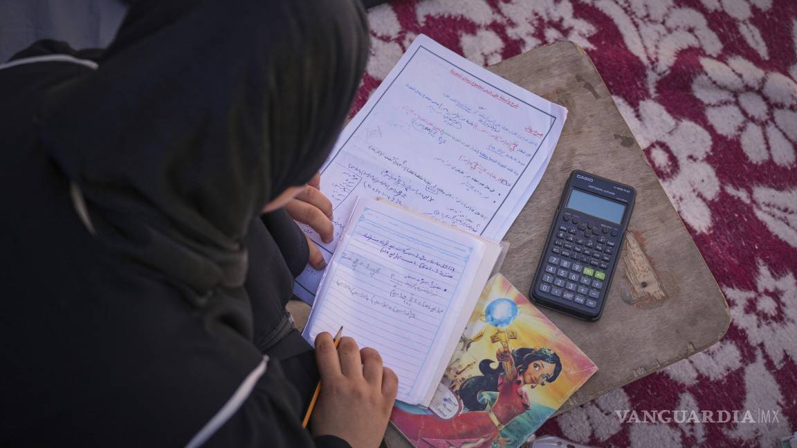 $!Más de 650,000 estudiantes no han tenido acceso a la educación desde el inicio de la guerra, según la agencia de la ONU para la infancia, UNICEF.