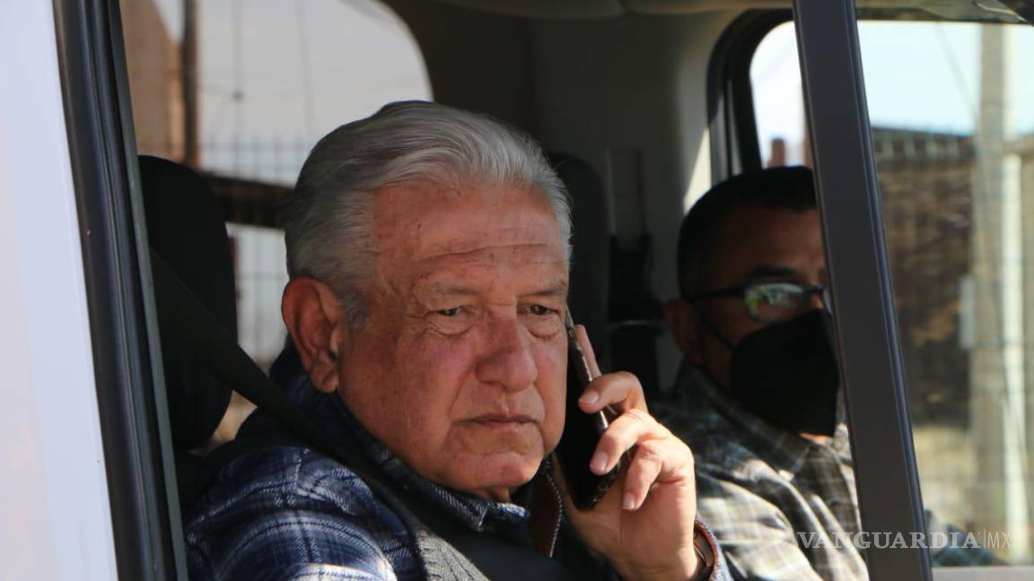 AMLO llega a Coahuila; lo reciben con peticiones en Piedras Negras