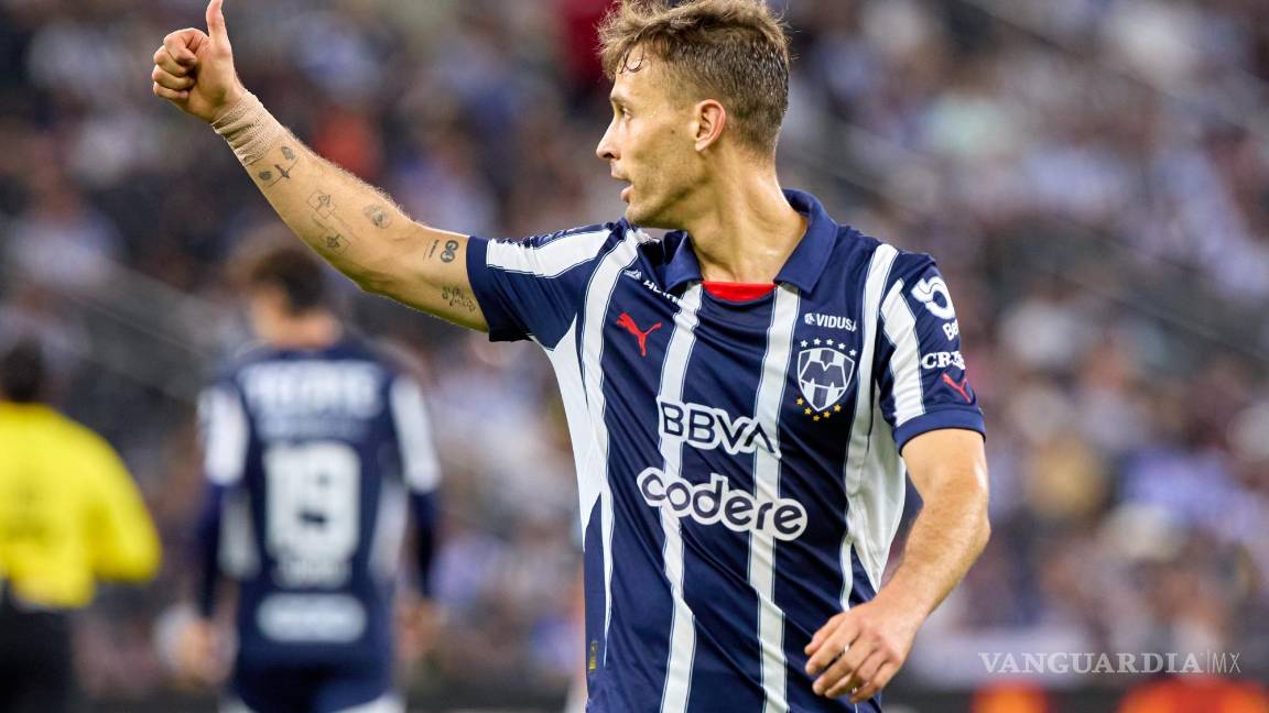 $!Sergio Canales no pudo anotar su penal, pero llegó Berterame para darle el primer gol a La Pandilla.