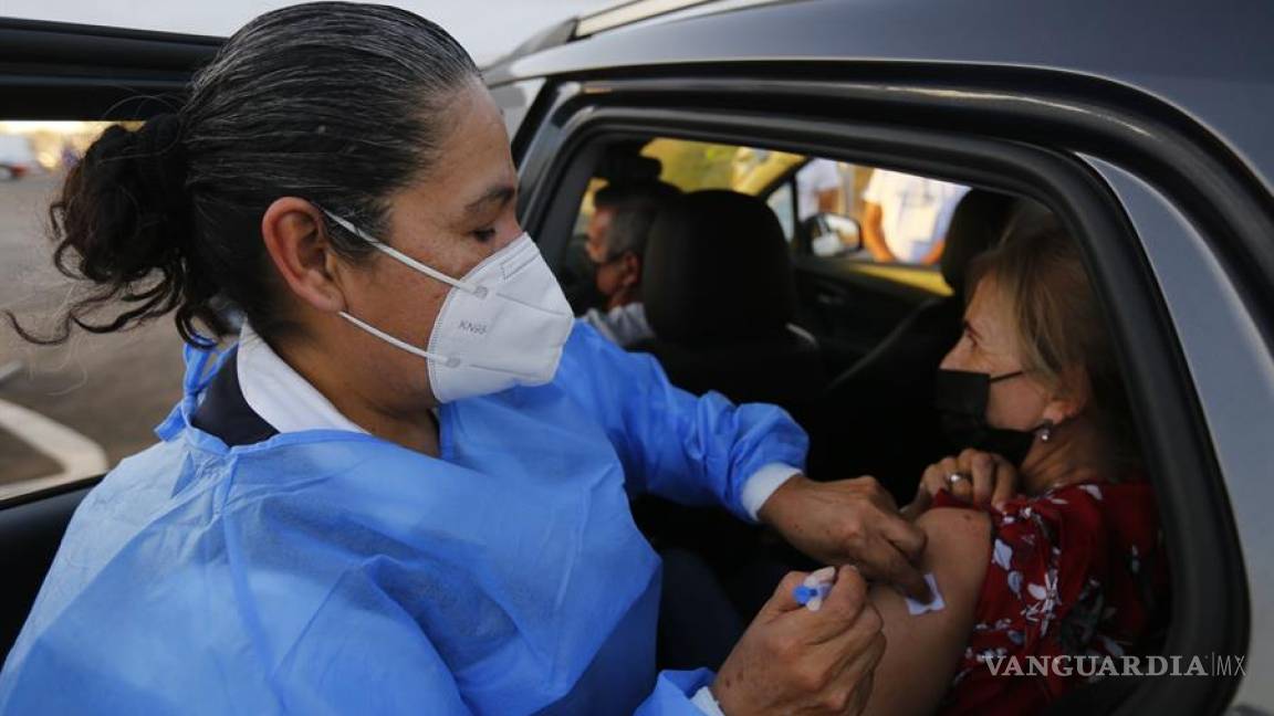 En Guadalajara arranca la primera vacunación masiva contra el COVID-19 desde el auto