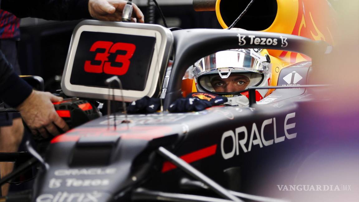 $![Abu Dhabi (United Arab Emirates), 10/12/2021.- Dutch Formula One driver Max Verstappen of Red Bull]