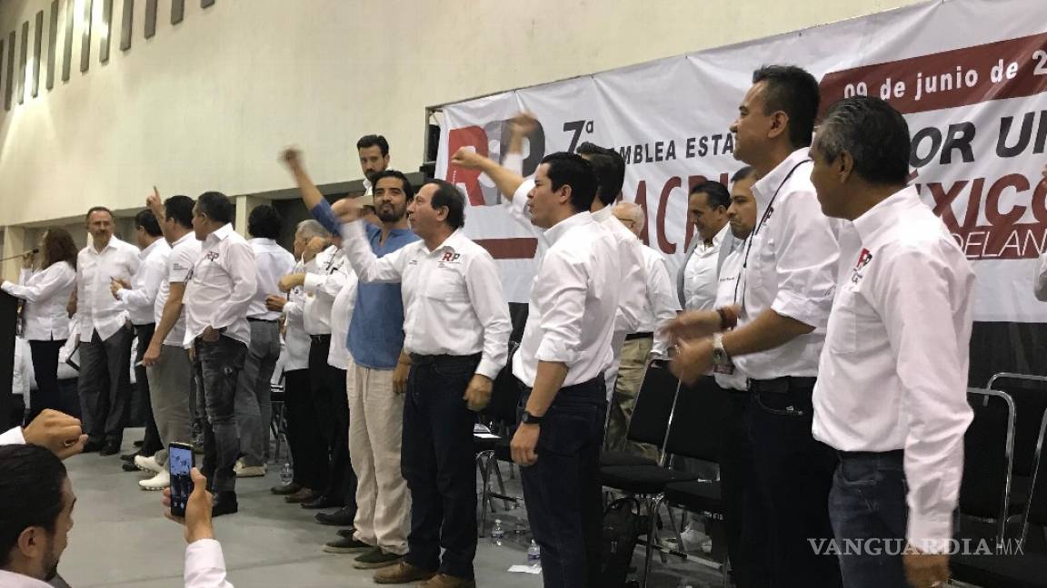 Priistas y panistas acuden a asamblea de Redes Sociales Progresistas, el casi partido de Gordillo