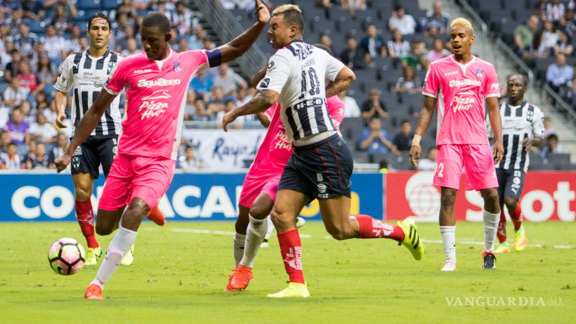 $!Monterrey la 'cruzazulea' en casa ante el Árabe Unido