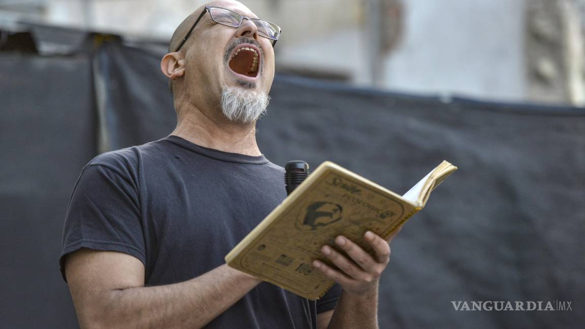 $!Participantes del slam coinciden en que la poesía no está limitada al papel, sino que está presente en cada rincón de la vida diaria, desde las calles hasta las experiencias personales.