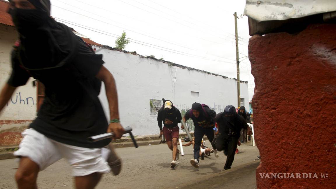 Denuncian profanación de templo católico por encapuchados en Nicaragua