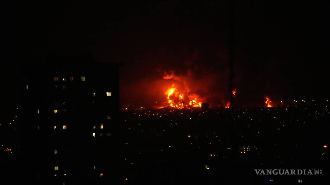 $!Este sábado, una instalación de almacenamiento de combustible en Teherán fue atacada por fuerzas norteamericanas.