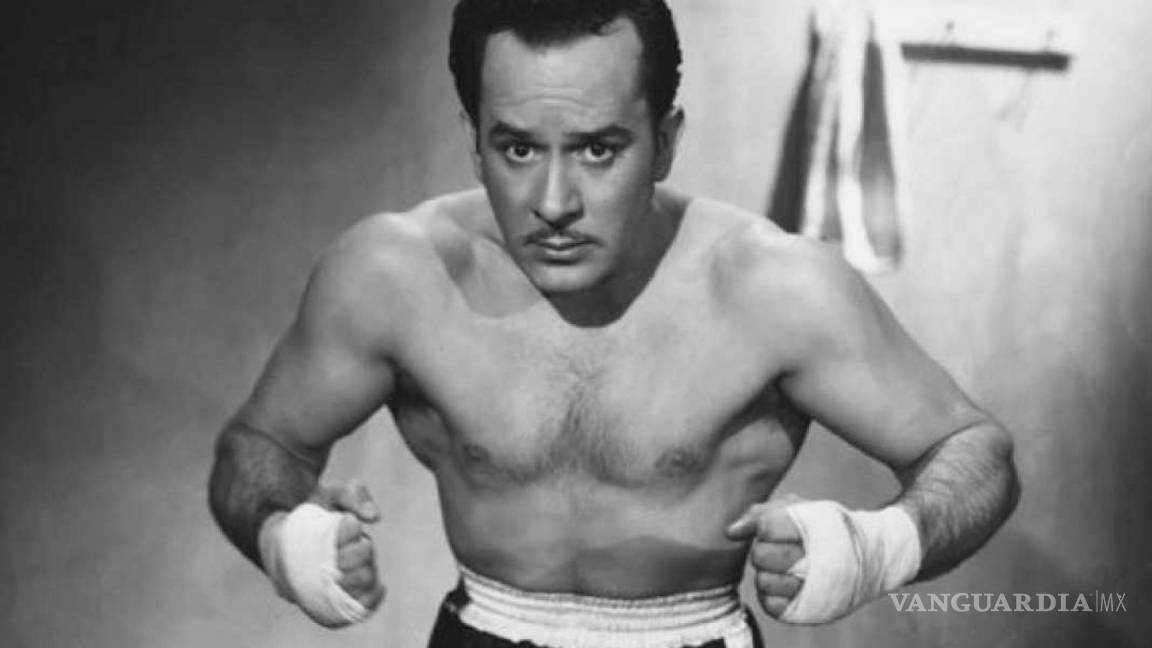 Recuerdan fotografía de Pedro Infante completamente desnudo