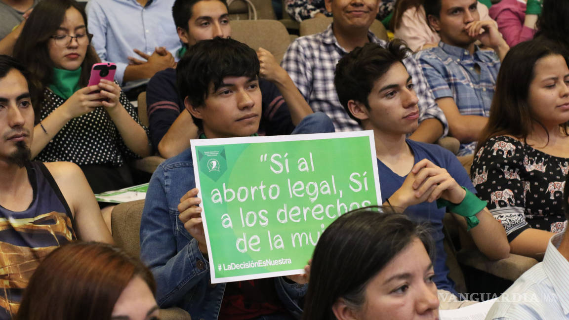 Realizan foro a favor del aborto en Saltillo