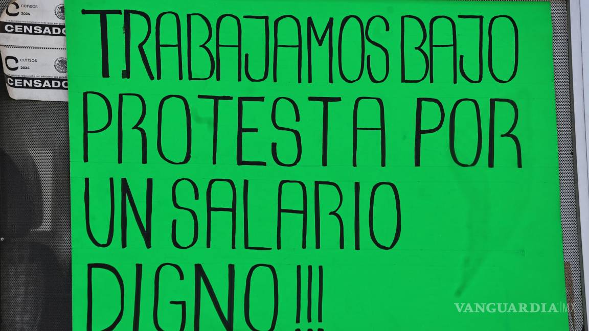 $!Los empleados denuncian que el salario actual es menor al mínimo legal establecido.