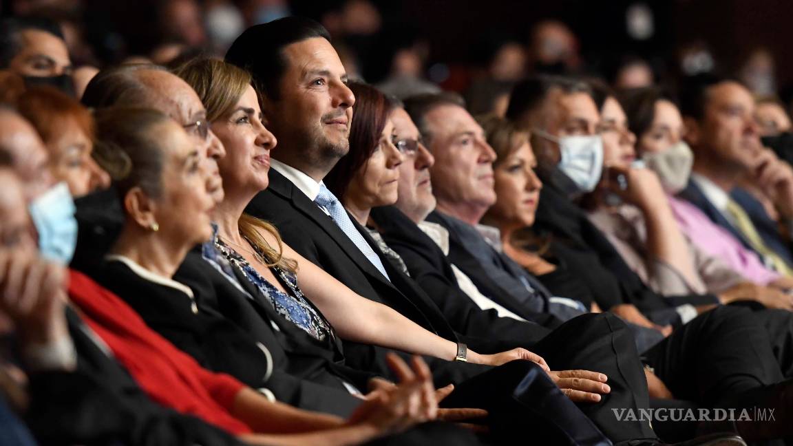 $!Celebra Fernando de la Mora su regreso a los escenarios en Saltillo