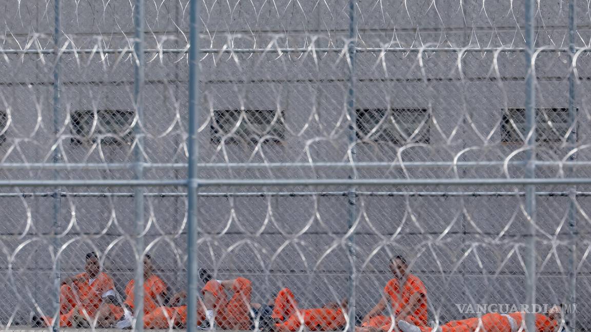 $!Detenidos en el Centro Correccional D. Ray James en Folkston, Georgia. 300 surcoreanos se encontraban entre los 475 arrestados tras una redada del ICE.