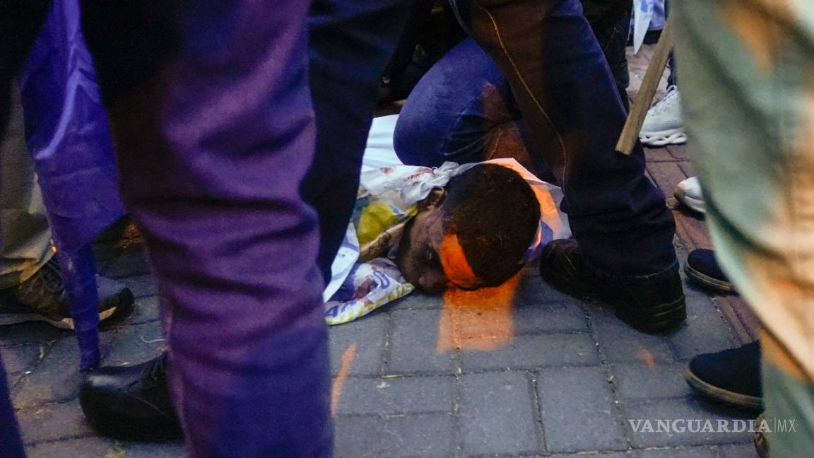 $!Una persona herida tras el ataque al candidato presidencial Fernando Villavicencio a la salida de un mítin en Quito, Ecuador.