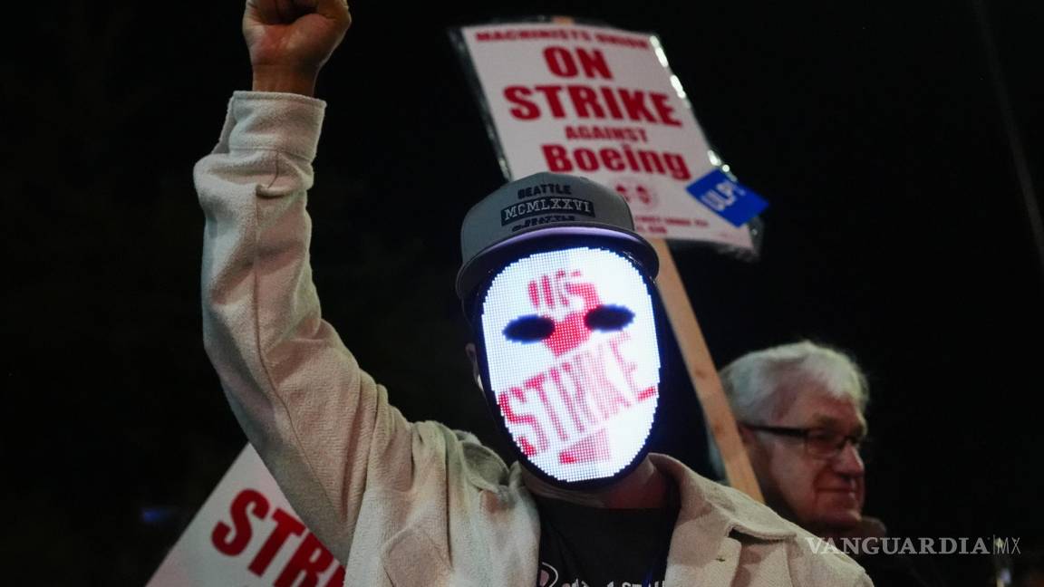 Trabajadores de fábrica de Boeing cerca de Seattle inician huelga tras rechazar una oferta de contrato