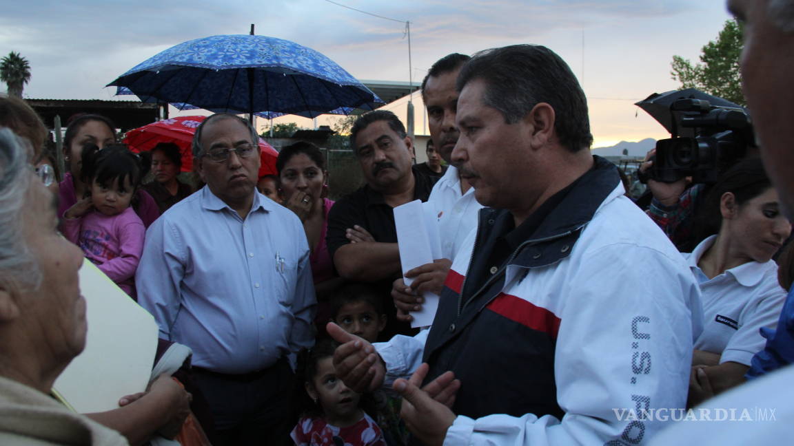 Se manifiestan vecinos de la colonia Morelos