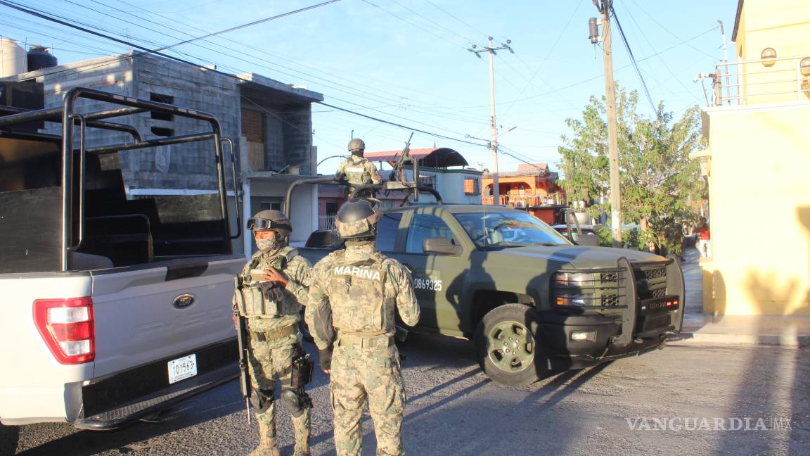 Cateo en negocio de Saltillo resulta en decomiso de armas y metanfetaminas