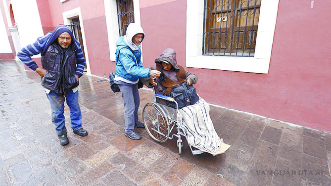 Brindan apoyo a 60 personas en Coahuila por descenso de temperaturas