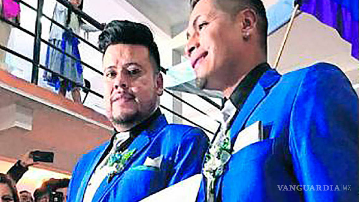 Pese a trabas, se lleva a cabo boda homosexual en Toluca