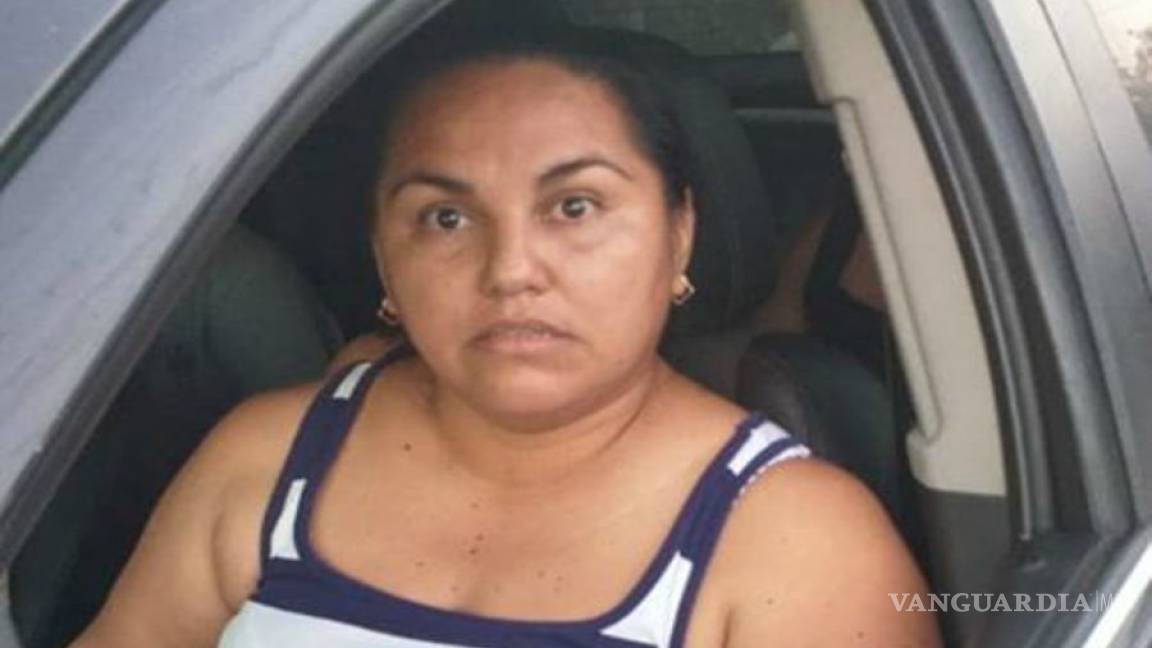 Regidora de Morena huye de filtro por coronavirus y lesiona a policía