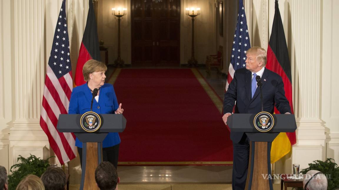 Trump recibe a Merkel en la Casa Blanca, la describe como una &quot;mujer extraordinaria&quot;